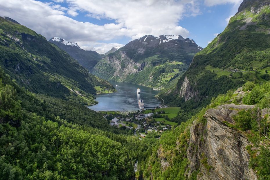 자연의 아름다움이 있는 노르웨이 여행자를 위한 꿀팁들